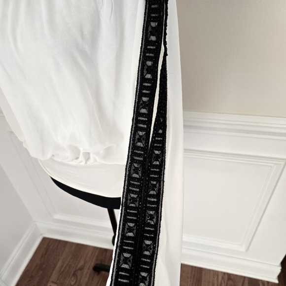 XOXO Beautiful One Shoulder Top - Picture 7 of 8